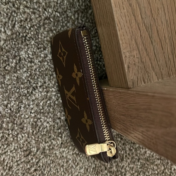 Louis Vuitton Key Pouch - Picture 3 of 5